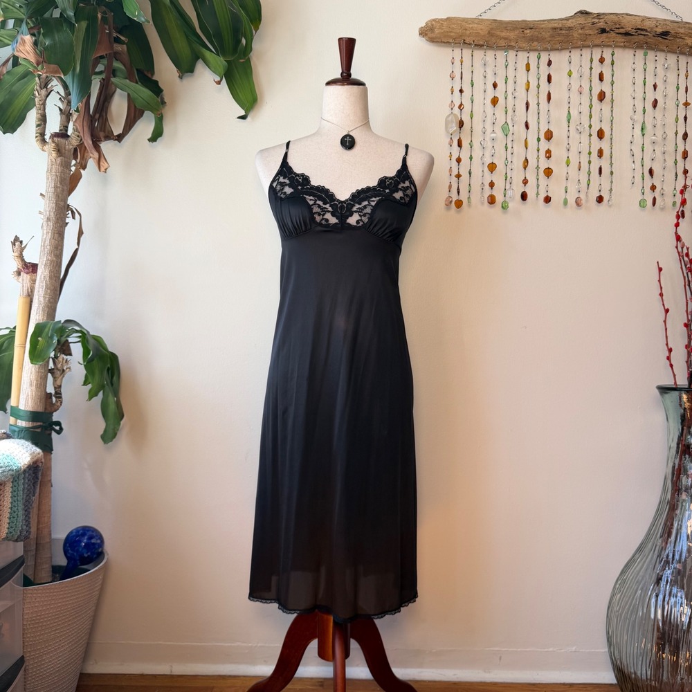 Vassarette Vintage 90s Black Lace Slip Midi Dress Goth Romantic Size 38 Whimsy